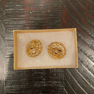 Vintage earrings 💛👂